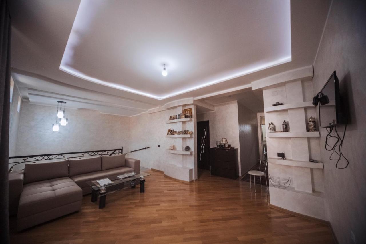 Makos Guest House Kutaisi Ngoại thất bức ảnh