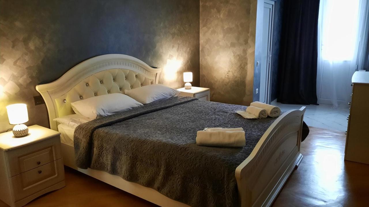Makos Guest House Kutaisi Ngoại thất bức ảnh