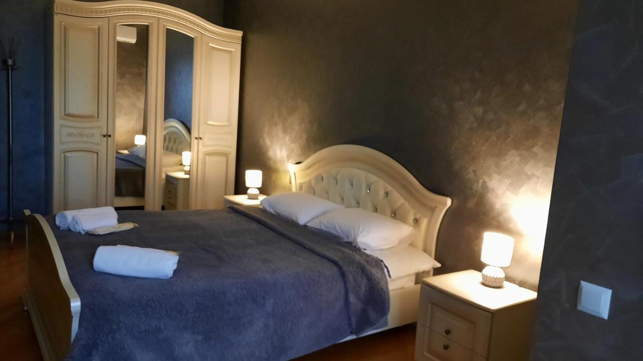 Makos Guest House Kutaisi Ngoại thất bức ảnh